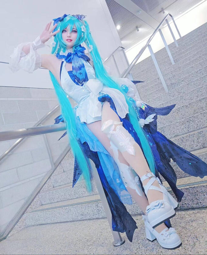 Hatsune Miku - Snow Miku Version